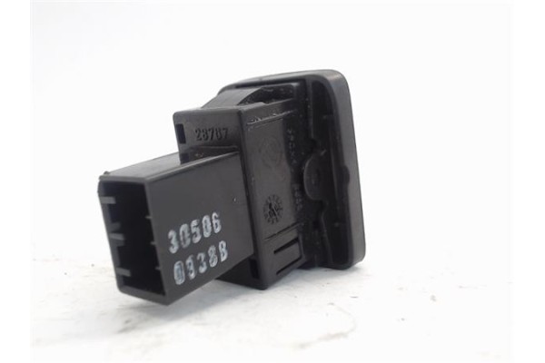 Recambio de mando elevalunas delantero izquierdo para fiat 500 1.3 d multijet referencia OEM IAM 30506 735450601 