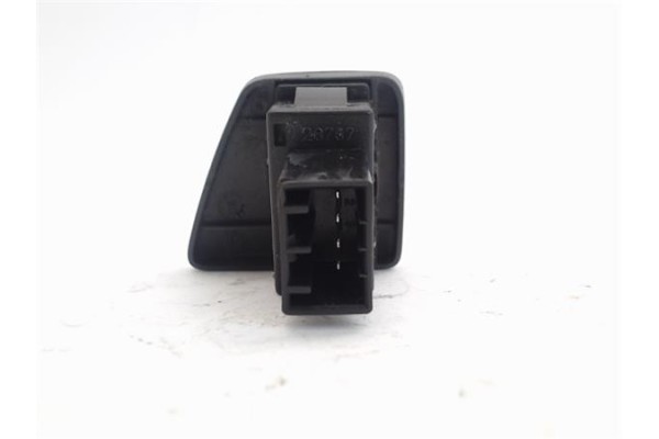 Recambio de mando elevalunas delantero izquierdo para fiat 500 1.3 d multijet referencia OEM IAM 30506 735450601 
