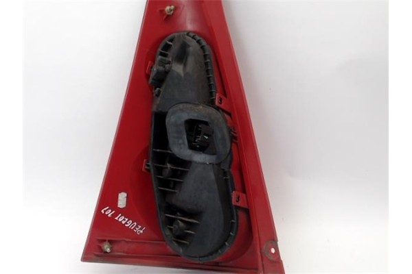 Recambio de piloto trasero derecho para peugeot 107 referencia OEM IAM   