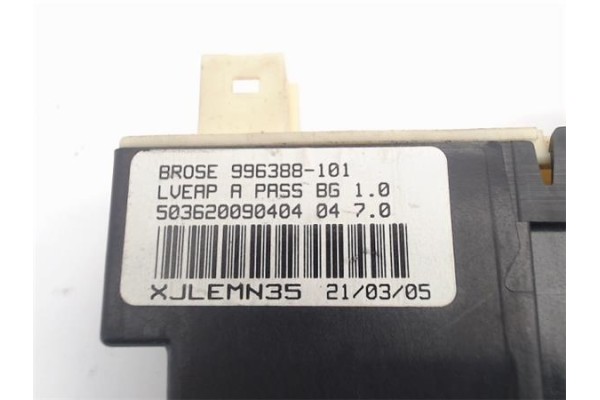Recambio de motor elevalunas delantero derecho para citroen c4 berlina referencia OEM IAM (996388-101)  