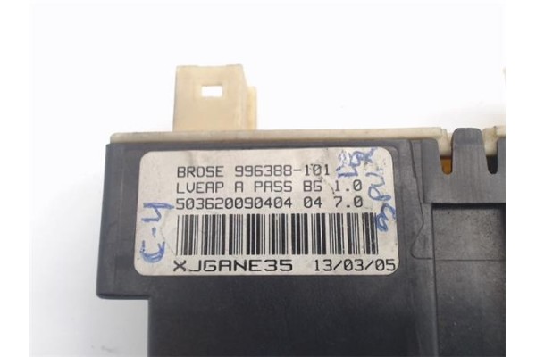 Recambio de motor elevalunas delantero derecho para citroen c4 berlina referencia OEM IAM (996388-101)  