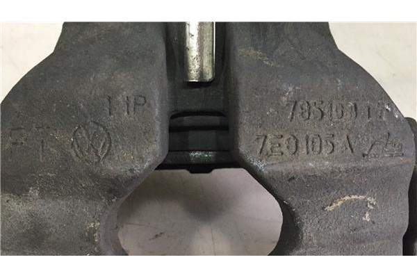 Recambio de pinza freno delantero izquierda para volkswagen t5 transporter furgón/combi (7h) 2.5 combi referencia OEM IAM 7E0105