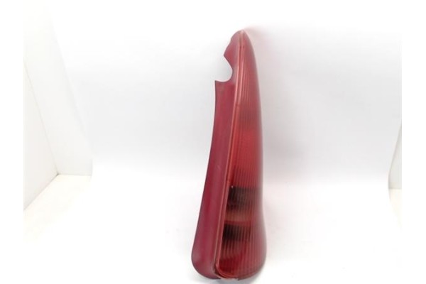 Recambio de piloto trasero derecho para peugeot 206 sw referencia OEM IAM   