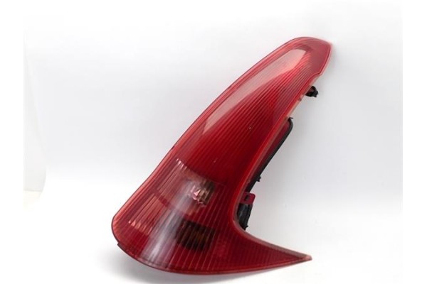 Recambio de piloto trasero derecho para peugeot 206 sw referencia OEM IAM   