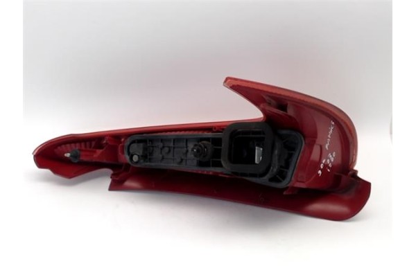 Recambio de piloto trasero izquierdo para peugeot 206 sw referencia OEM IAM 9641540677 89028683 
