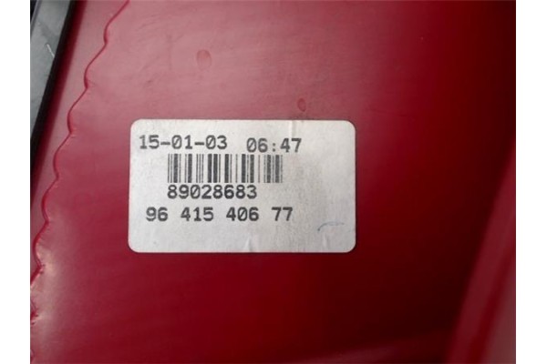 Recambio de piloto trasero izquierdo para peugeot 206 sw referencia OEM IAM 9641540677 89028683 