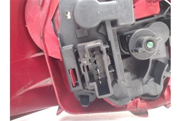 Recambio de piloto trasero derecho para peugeot 206 referencia OEM IAM   