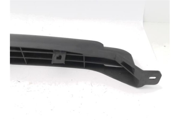 Recambio de rejilla capo para ford escort vi (gal) 1.6 i 16v referencia OEM IAM 1058073  