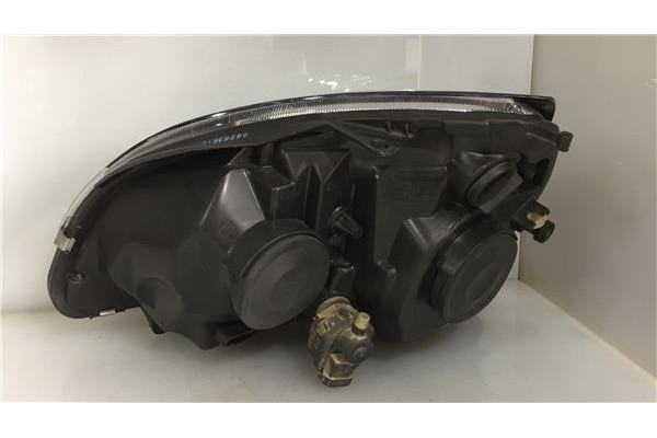 Recambio de faro delantero dcho para renault clio ii (xbo) 1.2 16v 75cv referencia OEM IAM 260104030R  