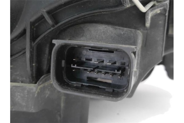 Recambio de faro delantero izquierdo para bmw serie 1 berlina (e81/e87) 118d referencia OEM IAM 63117193388  