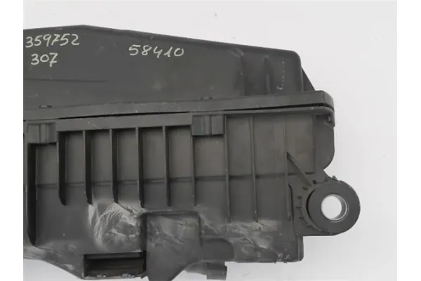 Recambio de carcasa filtro aire para peugeot 307 berlina (s2) 1.6 x-line referencia OEM IAM 1420P0  