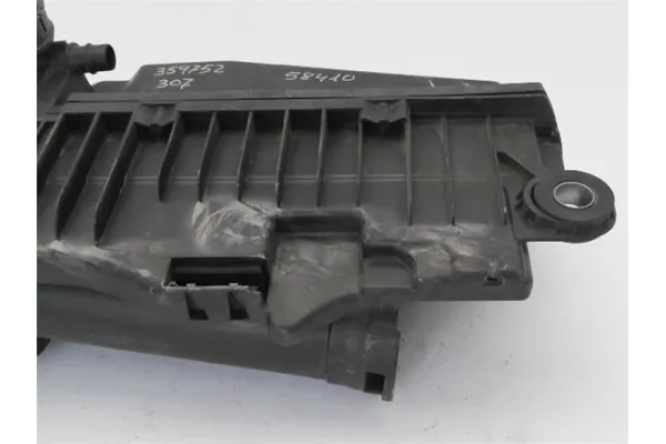 Recambio de carcasa filtro aire para peugeot 307 berlina (s2) 1.6 x-line referencia OEM IAM 1420P0  