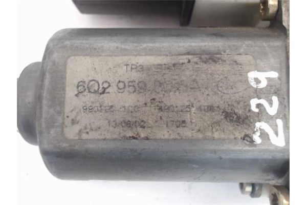 Recambio de motor elevalunas delantero derecho para seat ibiza (6l1) referencia OEM IAM (6Q2959801A) (104383-101) 