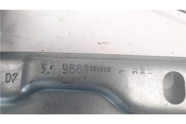 Recambio de mecanismo elevalunas delantero derecho para peugeot 207 referencia OEM IAM 9681182280 400912D 