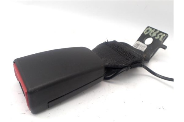 Recambio de anclaje cinturon trasero derecho para opel astra k berlina 5p 1.6 dynamic referencia OEM IAM 13409378 367970717 