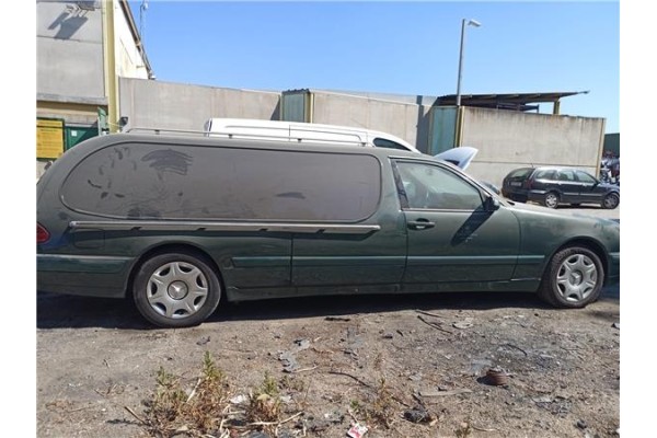mercedes-benz clase e (bm 210) berlina del año 2003