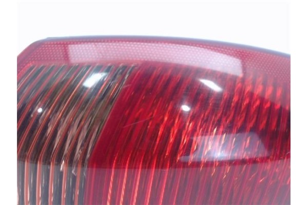 Recambio de piloto trasero derecho para alfa romeo 147 (190) referencia OEM IAM 46556347 03323010 