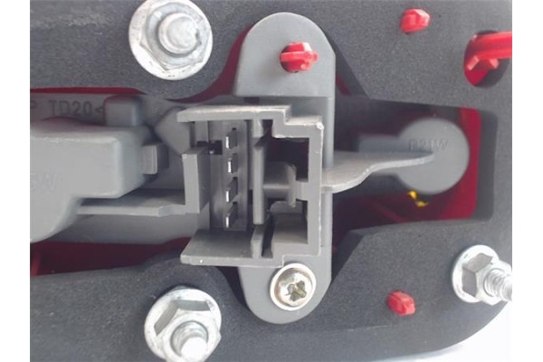 Recambio de piloto trasero derecho para alfa romeo 147 (190) referencia OEM IAM 46556347 03323010 