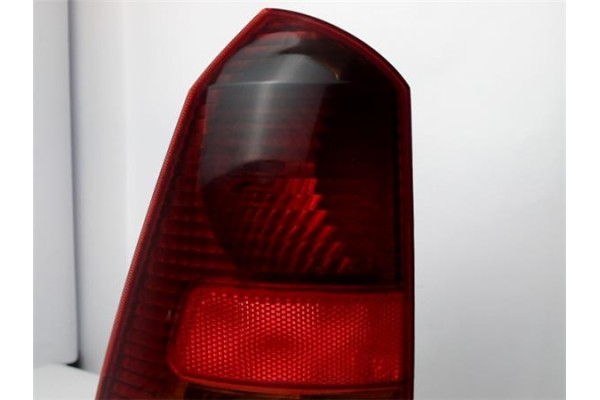 Recambio de piloto trasero izquierdo para ford focus ranchera familiar (dnw) 1.8 turbo di / tddi referencia OEM IAM   438 , FIAT