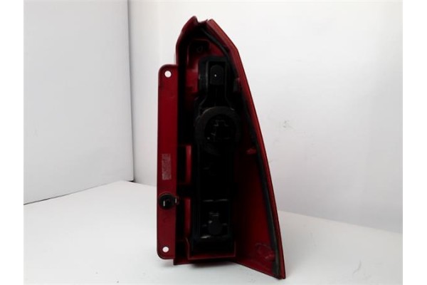 Recambio de piloto trasero izquierdo para ford focus ranchera familiar (dnw) 1.8 turbo di / tddi referencia OEM IAM   438 , FIAT