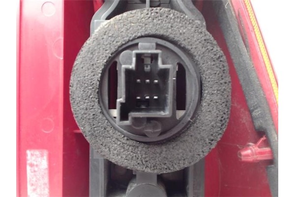Recambio de piloto trasero izquierdo para ford focus ranchera familiar (dnw) 1.8 turbo di / tddi referencia OEM IAM   438 , FIAT