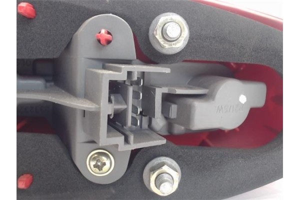 Recambio de piloto trasero izquierdo para alfa romeo 147 (190) referencia OEM IAM 46556349 03322010 