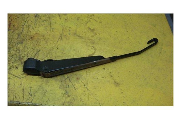Recambio de brazo limpiaparabrisas trasero para ford focus (daw, dbw) 1.8 turbo di / tddi referencia OEM IAM   