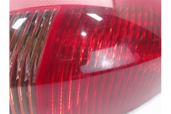 Recambio de piloto trasero derecho para alfa romeo 147 (190) referencia OEM IAM 46556347 03323010 