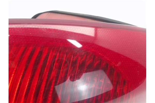 Recambio de piloto trasero derecho para alfa romeo 147 (190) referencia OEM IAM 46556347 03323010 