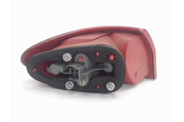 Recambio de piloto trasero derecho para alfa romeo 147 (190) referencia OEM IAM 46556347 03323010 