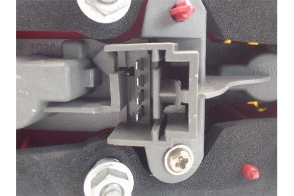 Recambio de piloto trasero derecho para alfa romeo 147 (190) referencia OEM IAM 46556347 03323010 