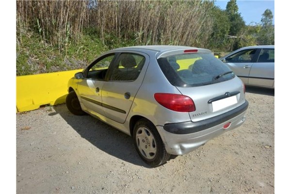 peugeot 206 del año 2000