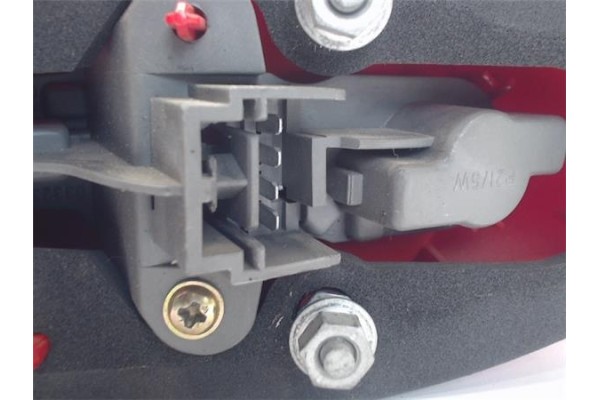 Recambio de piloto trasero izquierdo para alfa romeo 147 (190) referencia OEM IAM 46556349 03322010 