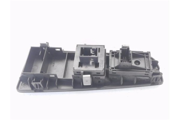 Recambio de mando elevalunas delantero izquierdo para fiat punto / grande punto (199) 1.3 d multijet referencia OEM IAM 73547465