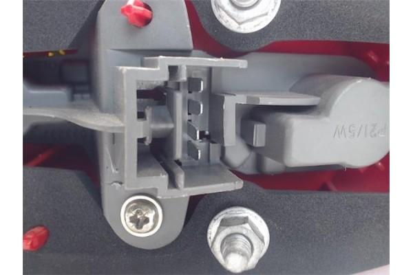 Recambio de piloto trasero izquierdo para alfa romeo 147 (190) referencia OEM IAM 46556349 03322010 