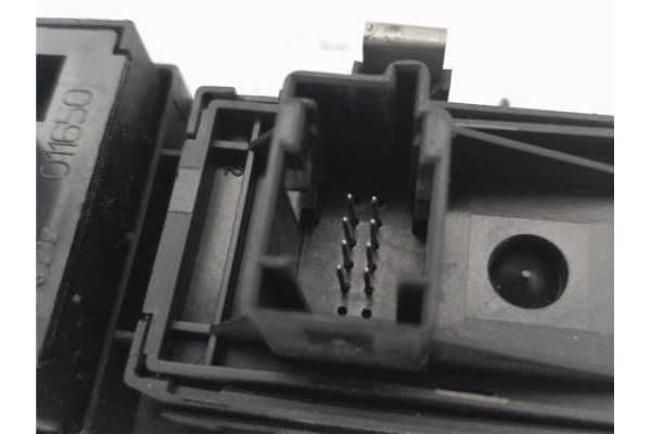 Recambio de mando elevalunas delantero izquierdo para fiat punto / grande punto (199) 1.3 d multijet referencia OEM IAM 73547465