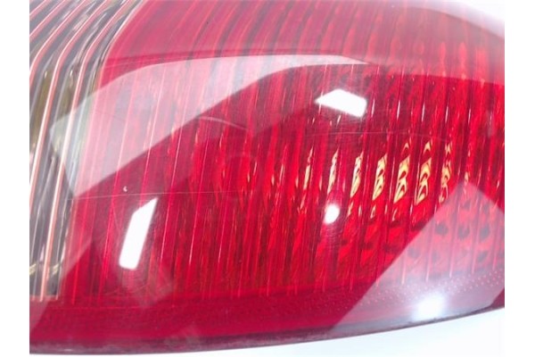 Recambio de piloto trasero derecho para alfa romeo 147 (190) referencia OEM IAM 46556347 03323010 