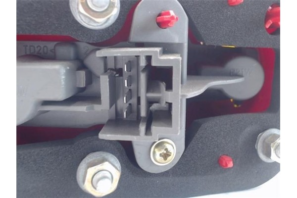 Recambio de piloto trasero derecho para alfa romeo 147 (190) referencia OEM IAM 46556347 03323010 