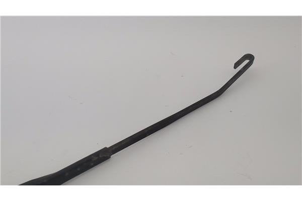 Recambio de brazo limpiaparabrisas delantero derecho para dacia sandero i 1.4 referencia OEM IAM 288868767R 6001550817 