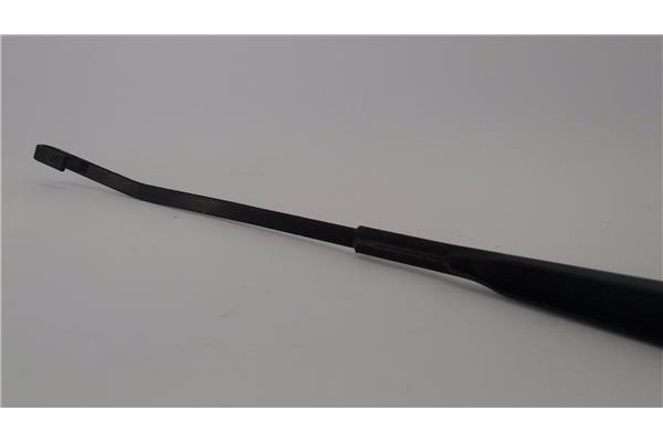 Recambio de brazo limpiaparabrisas delantero derecho para dacia sandero i 1.4 referencia OEM IAM 288868767R 6001550817 