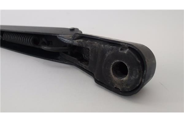 Recambio de brazo limpiaparabrisas delantero derecho para dacia sandero i 1.4 referencia OEM IAM 288868767R 6001550817 