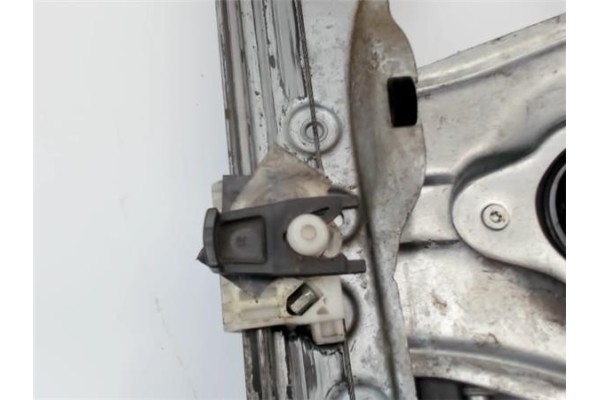 Recambio de mecanismo elevalunas delantero izquierdo para renault clio iii referencia OEM IAM   