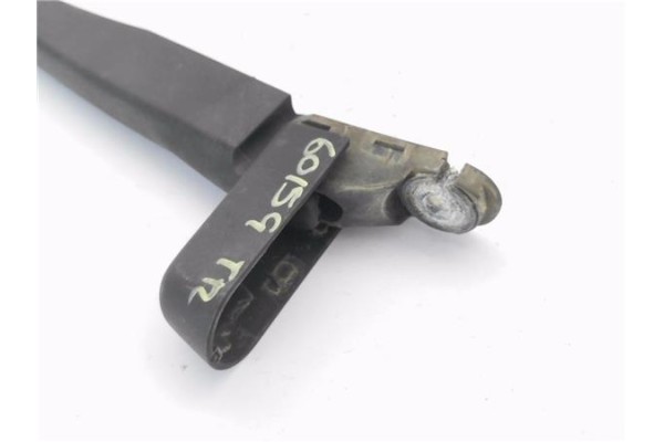 Recambio de brazo limpiaparabrisas trasero para dacia sandero i 1.4 referencia OEM IAM 7701042368 7700841699E 