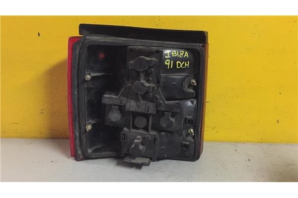 Recambio de piloto trasero derecho para seat ibiza 1.5 xl referencia OEM IAM 96181000 A2810881  