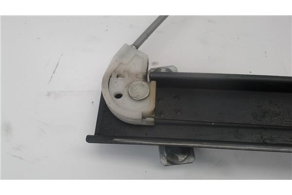 Recambio de mecanismo elevalunas delantero izquierdo para hyundai getz (tb) referencia OEM IAM 988101C100  