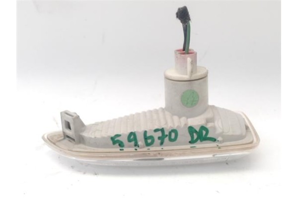 Recambio de piloto intermitente lat. delantero derecho para opel astra k berlina 5p 1.6 dynamic referencia OEM IAM YQ00011480 13