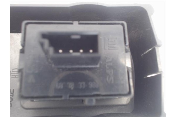 Recambio de mando elevalunas delantero izquierdo para opel vectra c berlina 2.2 dti 16v referencia OEM IAM 687833988  
