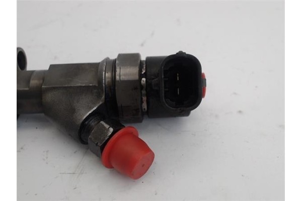 Recambio de inyector para opel movano furgón (f9) 2.5 dti referencia OEM IAM 8200146357 R1590074 