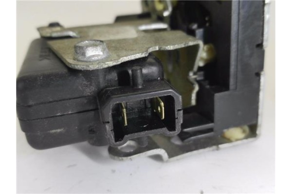 Recambio de cierre electromagnetico trasero izquierdo para dacia sandero i 1.4 referencia OEM IAM 8200735248  
