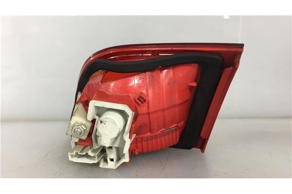Recambio de piloto interior izquierdo para audi a3 sportback (8pa) 2.0 tdi ambiente (dpf) referencia OEM IAM 8P4945093B  